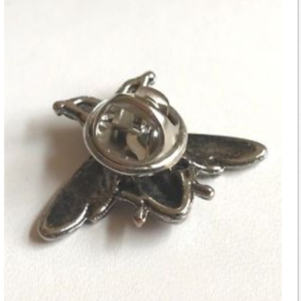 Silver Bumble Bee Pin Brooch Tie Tac Lapel Bea - Picture 6 of 8
